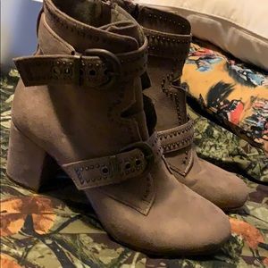 Maurice’s heel boots brown